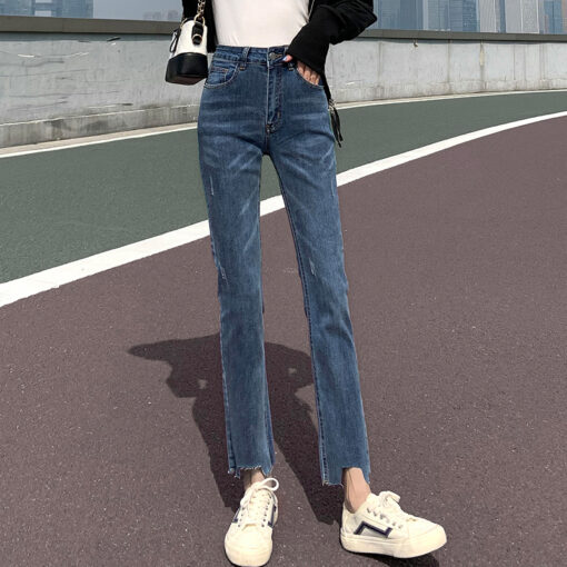 Loose dark blue high waist jeans