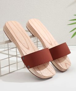 Anti slip wooden clogs for bathroom, comfortable wooden slippers for home use